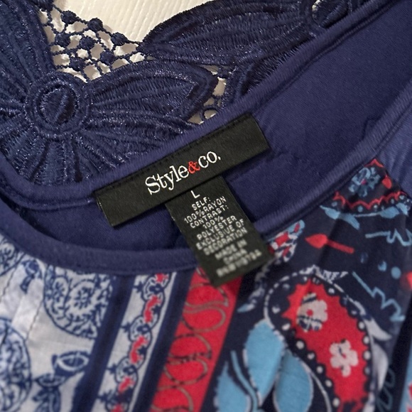 Sleeveless blouse - Picture 3 of 3